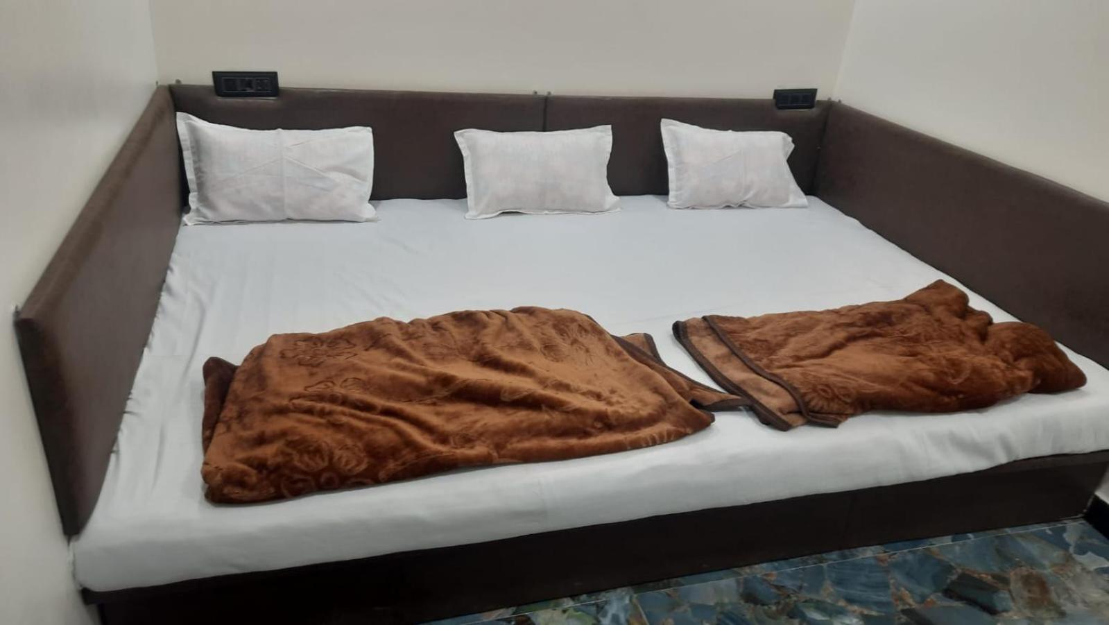 Golden Guest House Ujjain Luaran gambar
